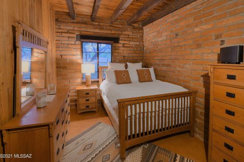 11330 Tanque Verde Rd, Tucson AZ  85749-8525 exterior