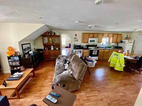 60 Lk St, Webster MA 01570-2605 exterior