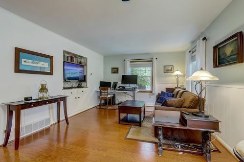 10508 Lincoln Ave, Milwaukee WI 53227-1204 exterior