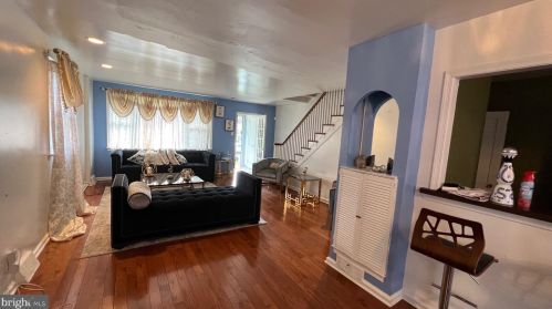 823 Longshore Ave, Philadelphia PA  19111-4422 exterior