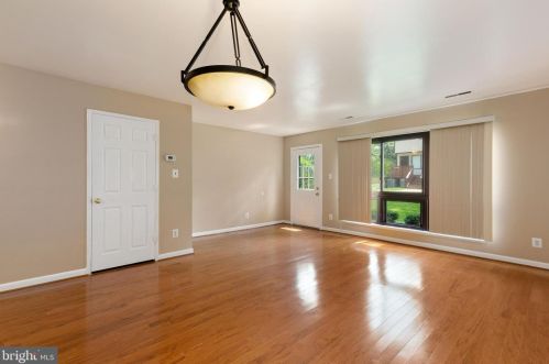 1758 Westwind Way, Mc Lean VA 22102-1612 exterior