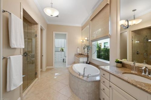 16795 Cabreo Dr, Naples FL 34110-3271 exterior