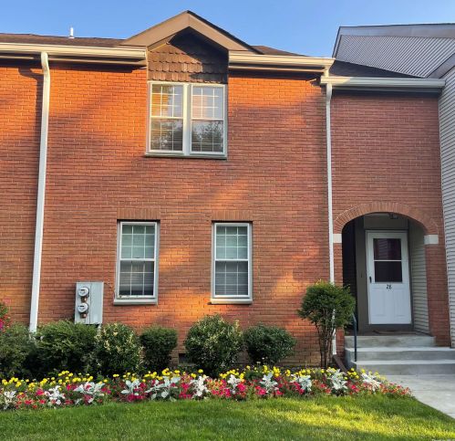 27 Greenmeadow Dr, Babylon NY  11702-2340 exterior