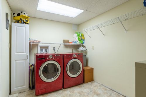 247 Elm St, Concord NH  03303-3321 exterior