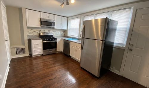 52 37th Pl, Chicago, IL 60653-1595