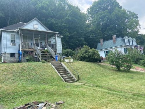 882 Forest Ave, Whitaker PA  15120-1115 exterior