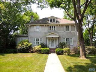 317 Summit Ave, Hackensack NJ  07601-1429 exterior