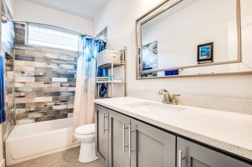 3826 Aransas St, Dallas TX 75212-1307 exterior