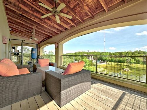 610 Crystal Crk Dr, Austin TX 78746-4728 exterior