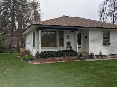 1024 Amherst Rd, Meskegon, MI 49441-4038