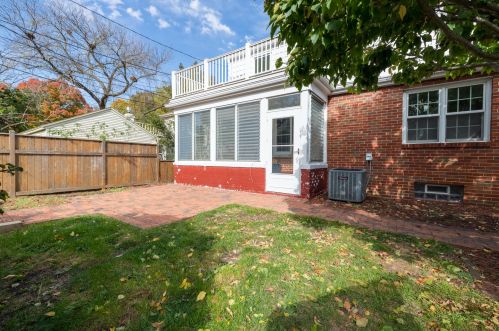 125 Montclaire Ave, Milwaukee WI 53217-4438 exterior