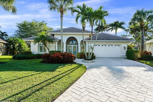 8325 Ocotillo Ct, Naples, FL 34113-2617