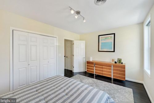 210 N St, Washington DC  20001-3534 exterior