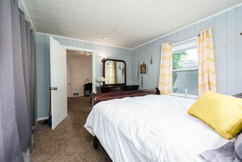 829 Parchmount Ave, Kalamazoo MI 49004-2055 exterior