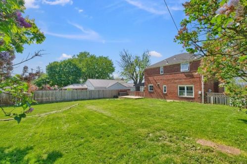 1535 Bower Hill Rd, Pittsburgh PA 15243-1508 exterior