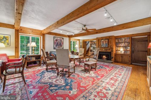 34 Long Dr, Trenton NJ 08648-2714 exterior