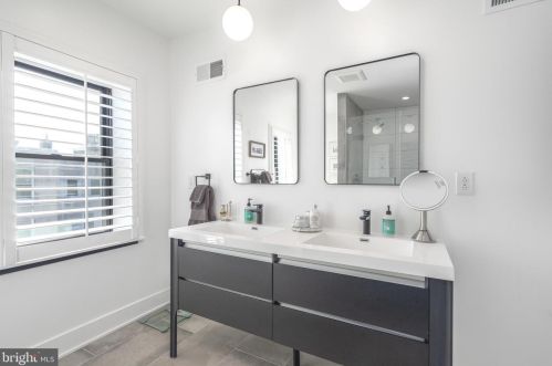 620 Carpenter St, Philadelphia PA  19147-2908 exterior