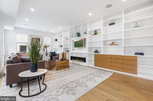 833 Bainbridge St, Philadelphia PA  19147-2009 exterior