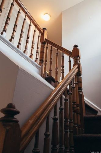 288 201st St, Bronx NY 10458-2204 exterior