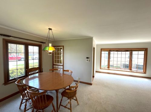 4067 Burrell St, Milwaukee, WI 53207-4464