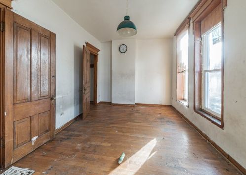 2452 Lexington St, Chicago IL 60612-3428 exterior