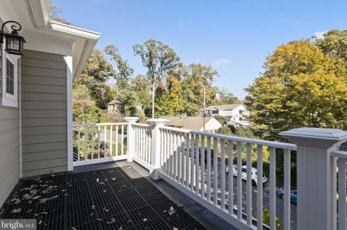 3877 30 St, Arlington VA 22207-5303 exterior