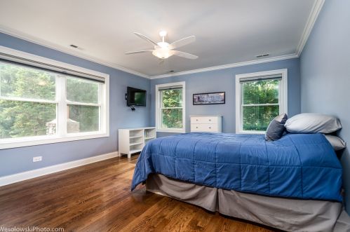 6908 Tonty Ave, Chicago IL 60646-1337 exterior