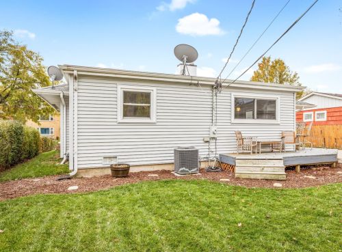 2018 Glen Flora Ave, Waukegan IL 60085-1304 exterior