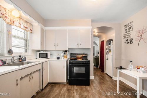 955 Tamarack Ave, Grand Rapids MI 49504-3038 exterior