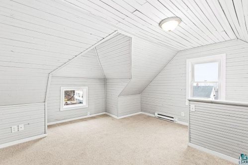 828 7th St, Duluth MN 55805-1236 exterior