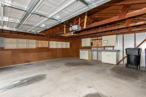 8084 Grandview Dr, Milwaukee WI  53223-3429 exterior