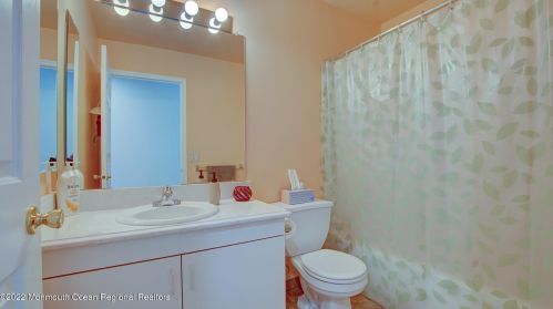 45 Pagoda Ln, East Freehold NJ 07728-4164 exterior