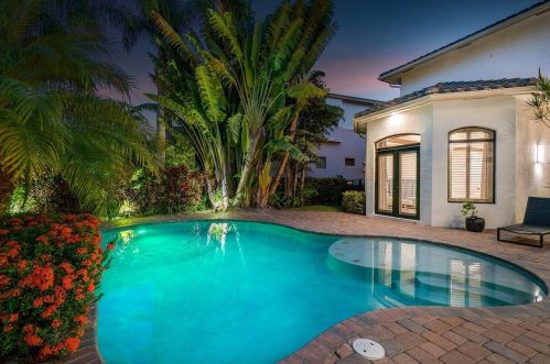 17894 Monte Vis Dr, Boca Raton FL 33496-1057 exterior