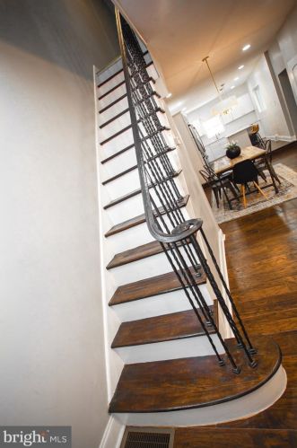 2022 21 St, Philadelphia PA 19145-2722 exterior