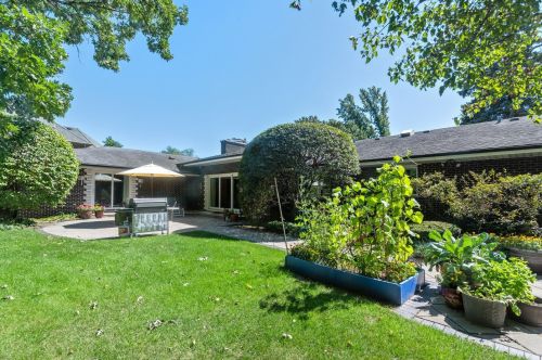 6461 Longmeadow Ave, Chicago IL 60712-3205 exterior