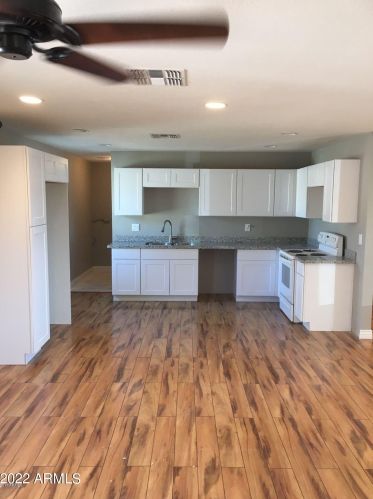 4602 38 Dr, Phoenix AZ 85053-2811 exterior