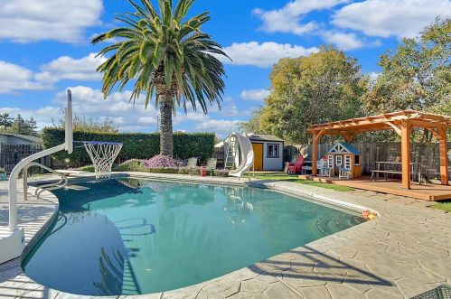 2588 Locust St, Sutter CA 95982-2539 exterior