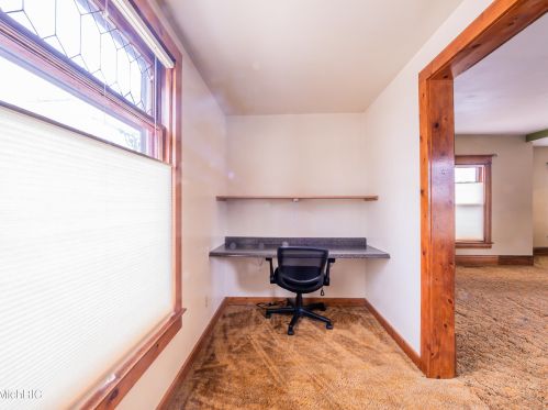 320 Elizabeth St, Sylvan Beach MI 49461-1311 exterior