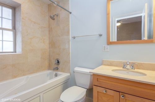 845 52nd St, Chicago IL  60615-3880 exterior