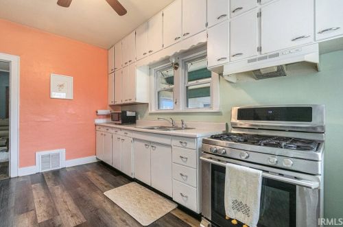 532 9 St, Mishawaka IN 46544-4917 exterior