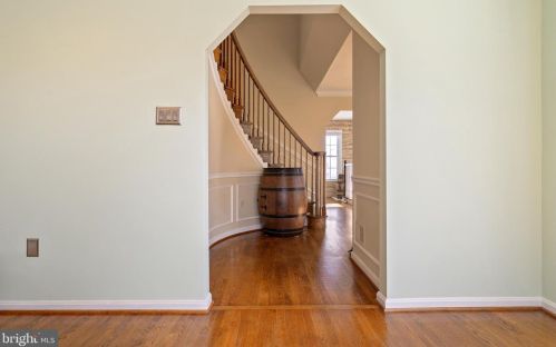 7312 Mallory Cir, Alexandria VA 22315-4704 exterior