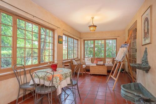 160 Oxford St, Hartford CT 06105-2514 exterior