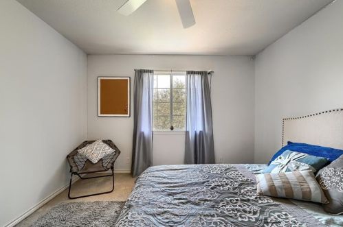 11211 Appletree Ln, Austin TX 78726-1341 exterior