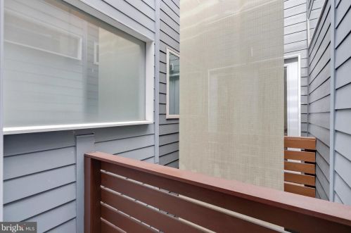 970-74 Leithgow St, Philadelphia PA  19123-1440 exterior