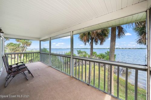 10060 Tropical Trl, Merritt Island FL 32953-6060 exterior