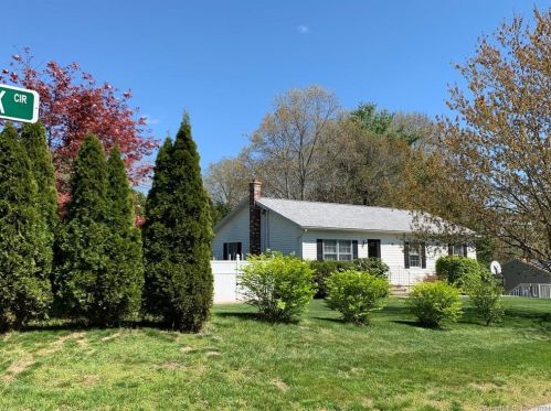 4 Tamarack Cir, Killingly, CT 06241-1238