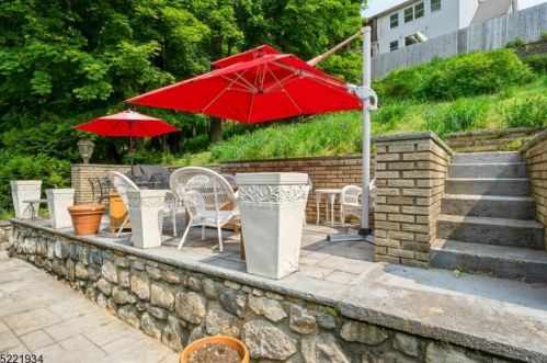 69 Shore Trl, Sparta NJ  07871-1714 exterior