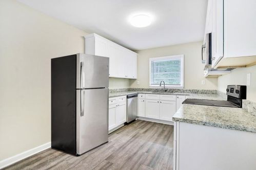 2246 Collins Dr, Atlanta GA  30344-1008 exterior