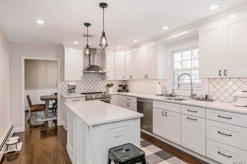 11 Locust Pl, Huntington Station NY 11746-4233 exterior