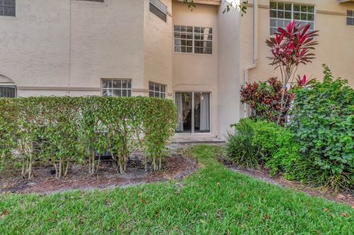 6627 Via Regina, Boca Raton FL 33433-3919 exterior